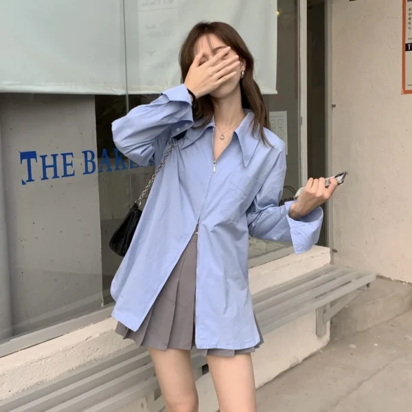 เสื้อเชิ้ตมีซิปบน-ล่าง แขนยาว คอปก โอเวอร์ไซส์ สีฟ้า - Image 3