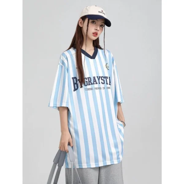 เสื้อยืดoversize คอวี แขนสั้นสไตล์อเมริกันย้อนยุค สีดำ - Image 3